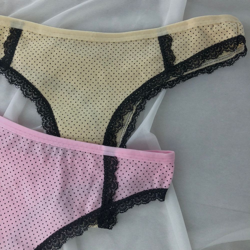 Стрінги в крапочку