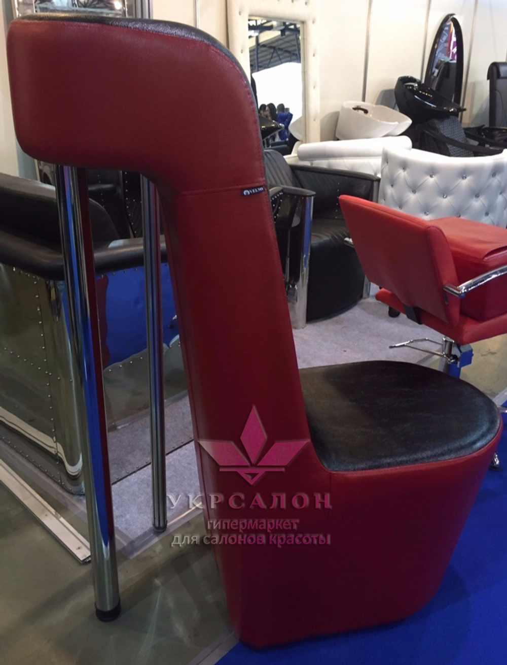 крісло Louboutin