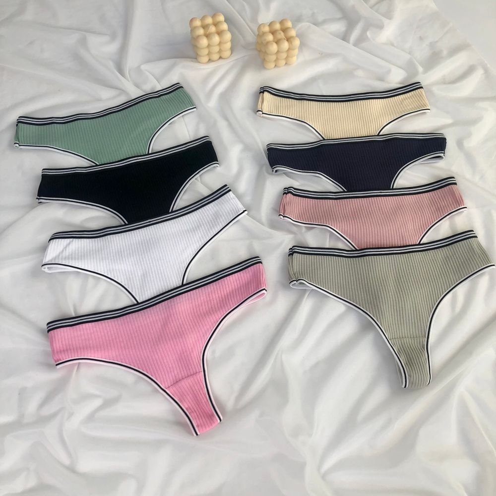 Стрінги в рубчик