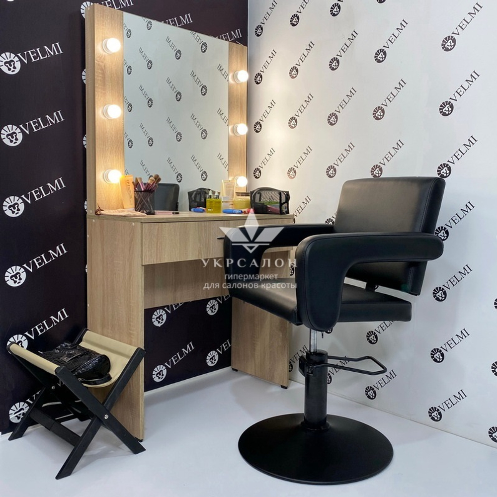 Робоче місце перукаря 736
