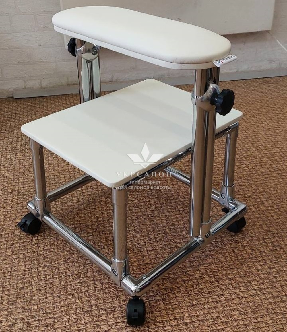 Подставка для педикюра Tertio 6 на колесах