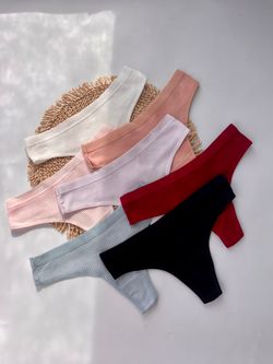 Стрінги в рубчик на повсякдення