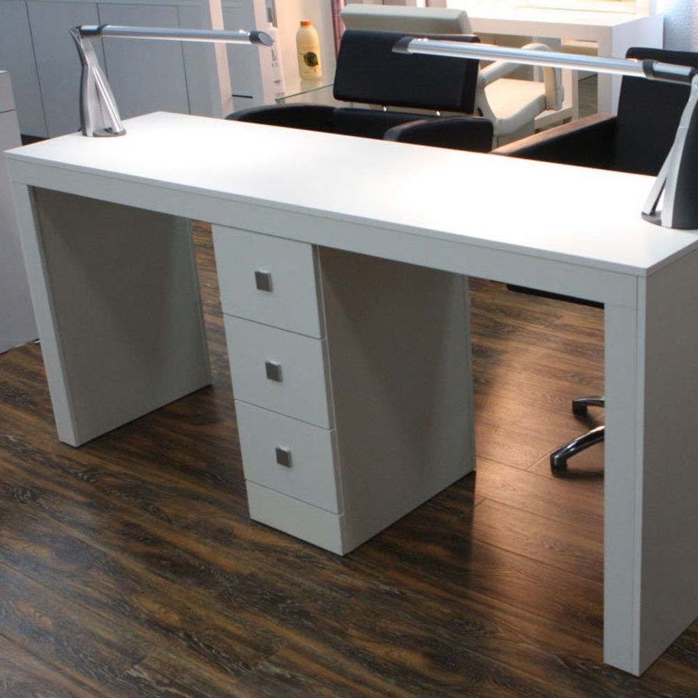 Манікюрний стіл Scania