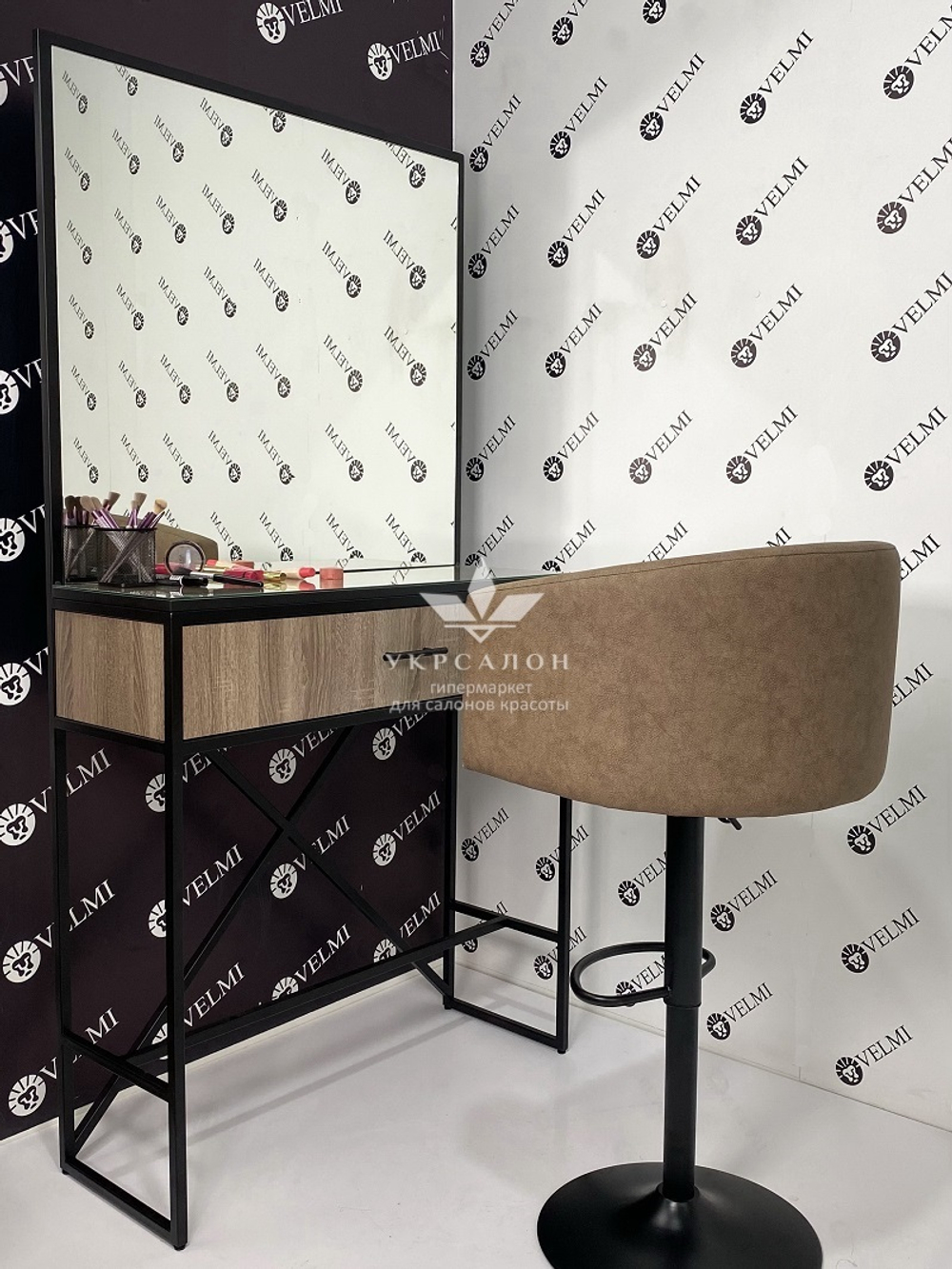 Робоче місце перукаря Vivien