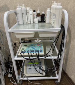 Косметологическая тележка R-42