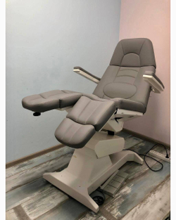 Педикюрно-косметологическое кресло FUT-PROFI-2