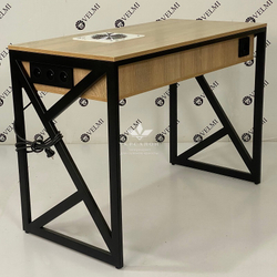 Манікюрний стіл Oliver