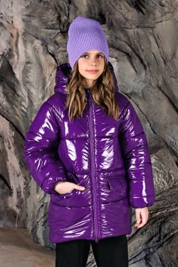 C чем носить фиолетовое пальто и фиолетовую куртку?