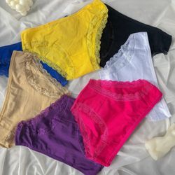 Сліпи з мереживними вставками