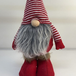 Кукла в полосатой шляпе, красный