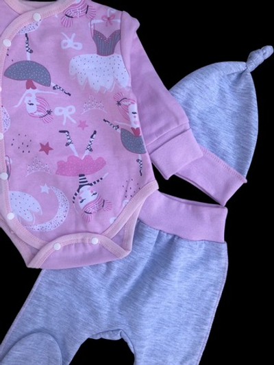 Комплект 3в1: боді з довгим рукавом, повзунки, шапочка "Принт", футер ТМ "Happy ToT" (62 см)