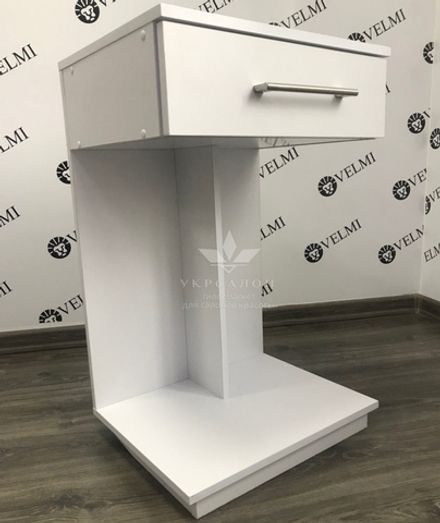 Столик  Queen для экспресс-маникюра