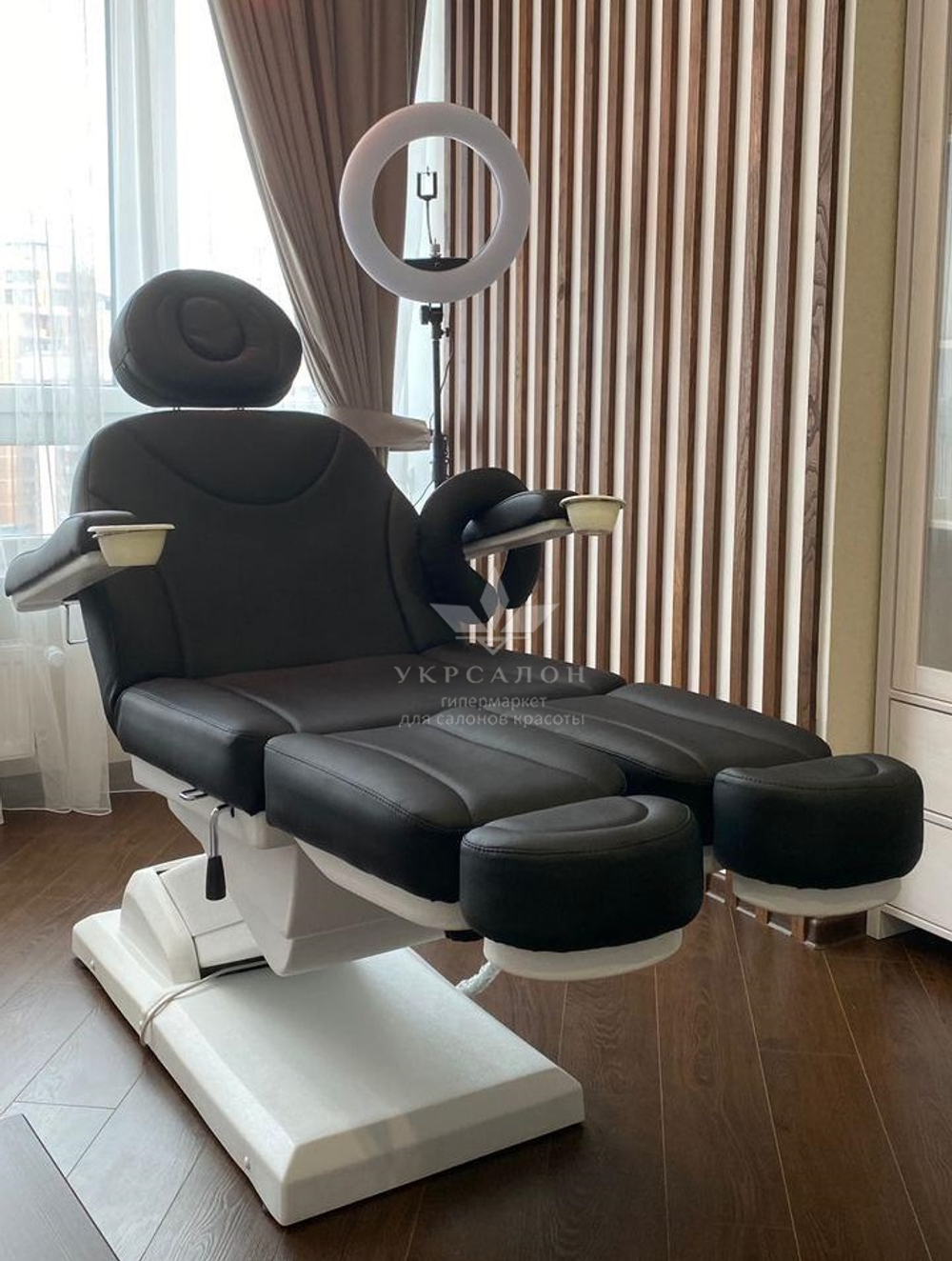 Педикюрно-косметологическое кресло с 3-мя электролифтами ZD-848-3A