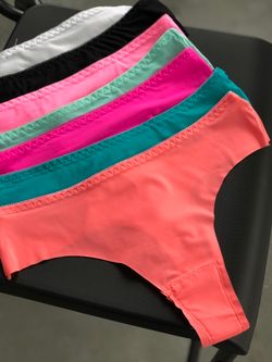 Кольорові безшовні трусики