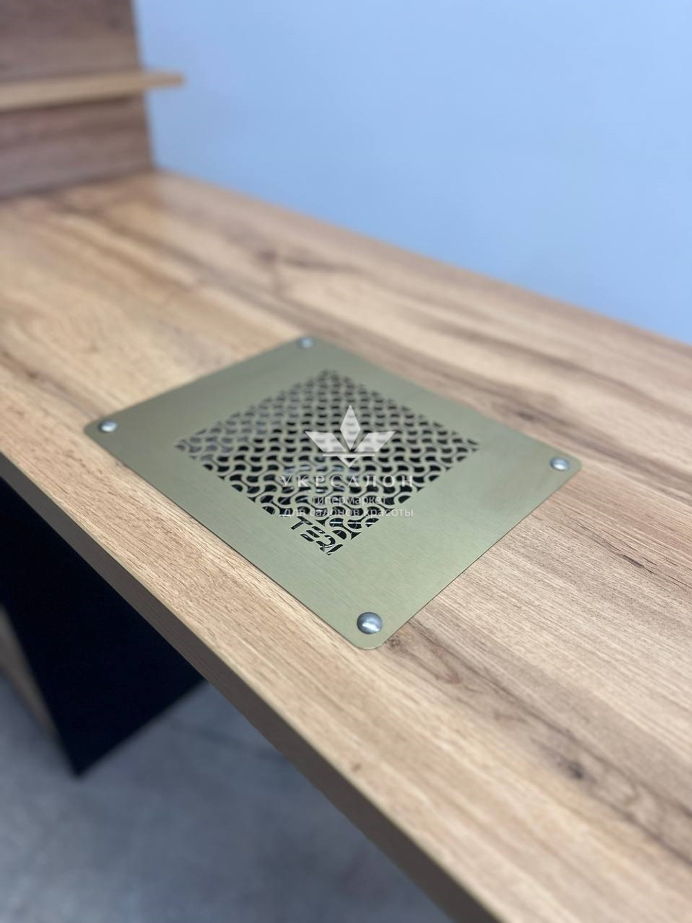 Манікюрний стіл Mark SM-100 plus з надбудовою