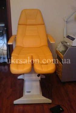 Педикюрно-косметологическое кресло FUT-PROFI-1