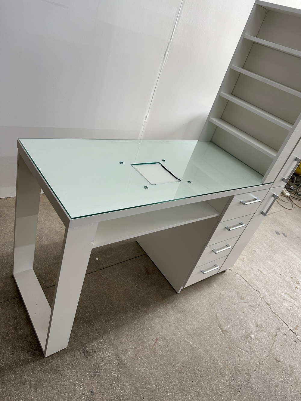 Маникюрный стол Mark SM-300 plus