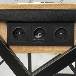 Манікюрний стіл Oliver