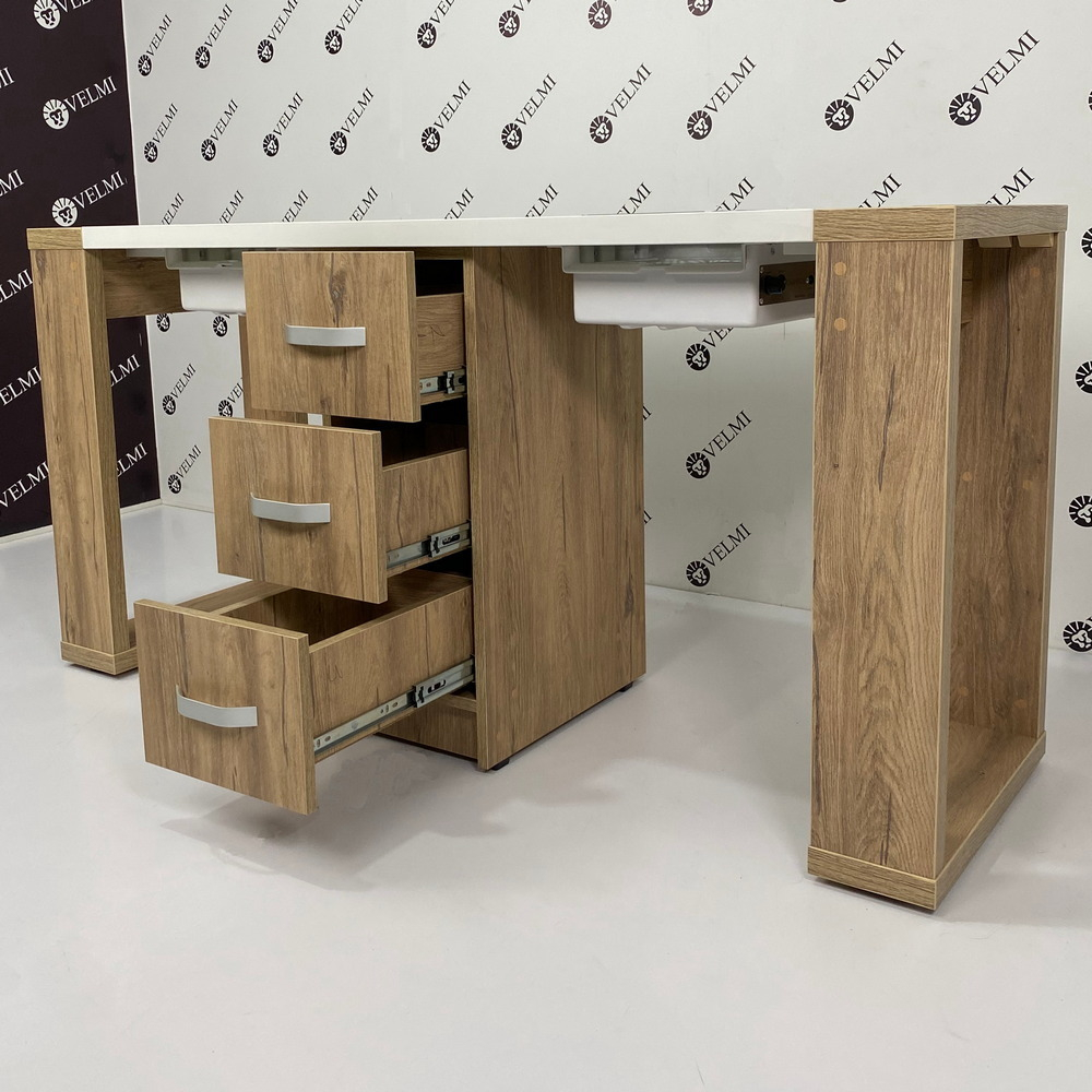 Манікюрний стіл Grand