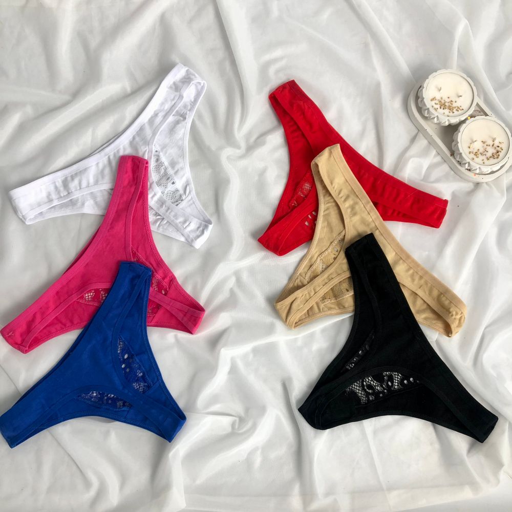 Стрінги з мереживом по центру