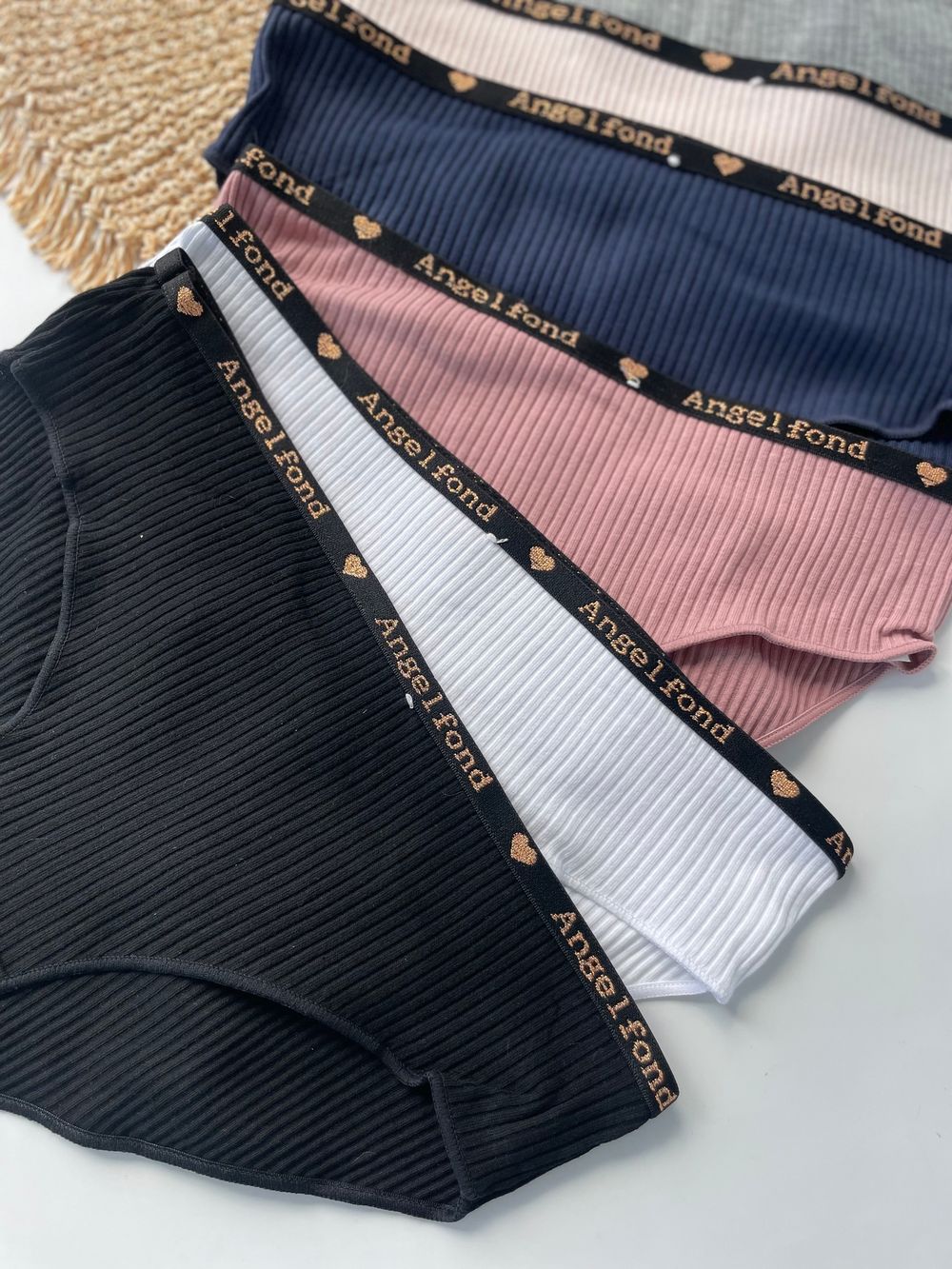 Сліпи в рубчик з близкучим написом на резинці