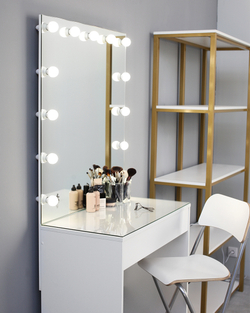 Робоче місце перукаря 731