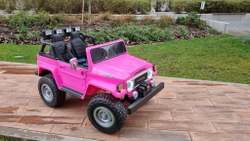 Дитячий двомісний електромобіль джип 4WD Toyota "WeKids Cars"