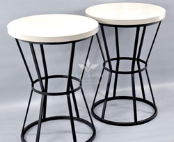 Столик для клиентов 265