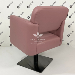 Перукарське крісло Eliot Black на квадраті