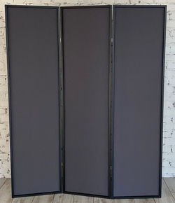 Ширма в темной раме классическая