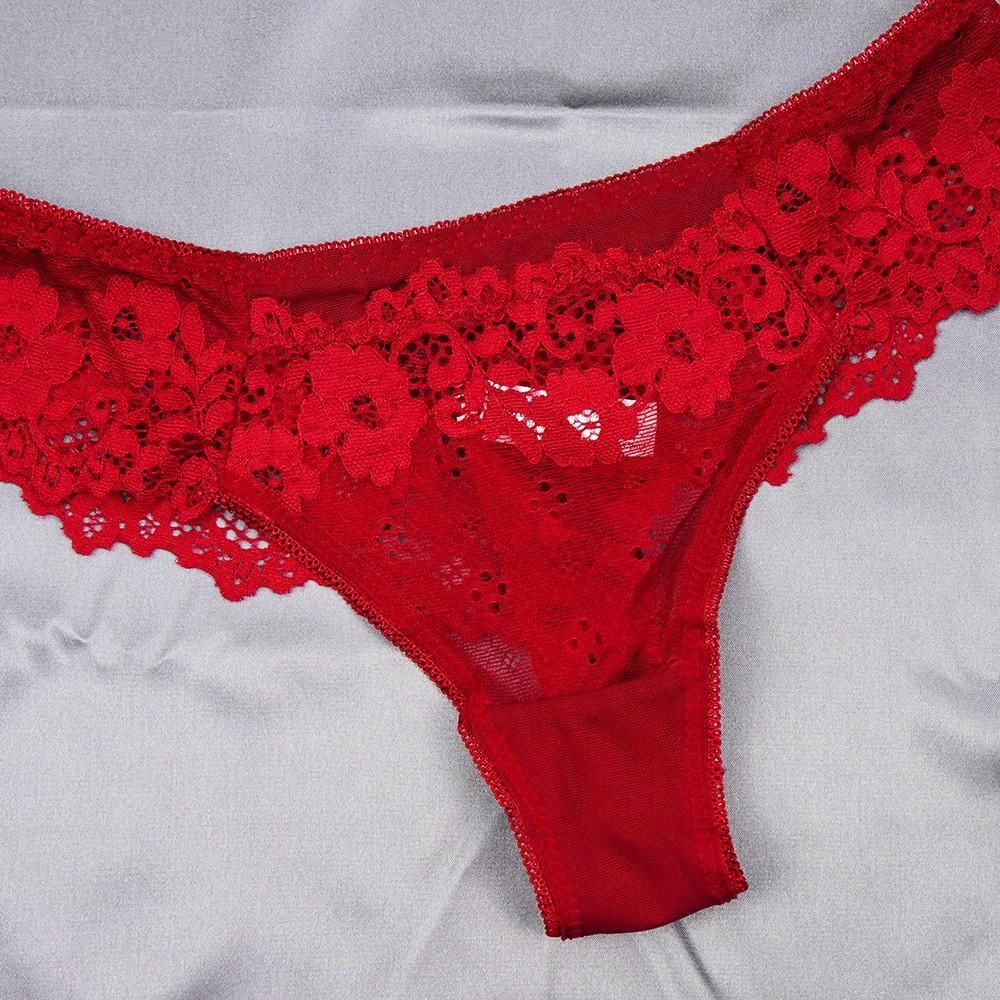 Комплект з ніжним мереживом