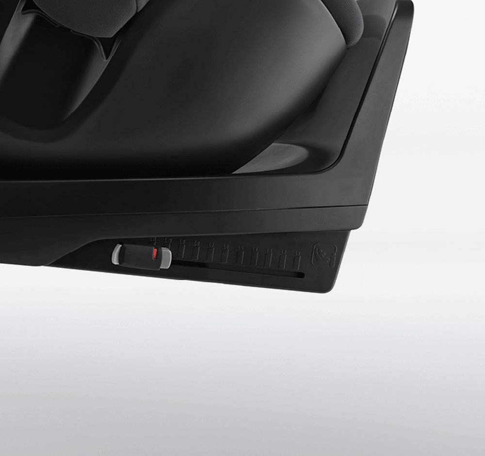 Автокресло детское Britax Römer Dualfix M Plus с базой Isofix 0+/1 (0-20 кг)