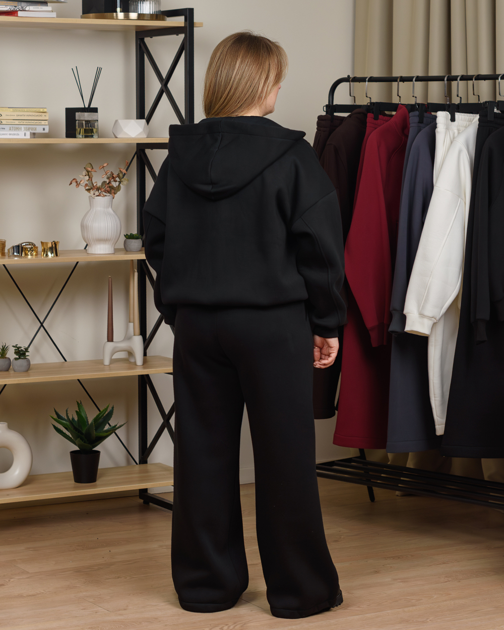 Худі жіночий чорного кольору (арт. 7752500101)