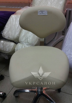 Стульчик мастера MEG для педикюра