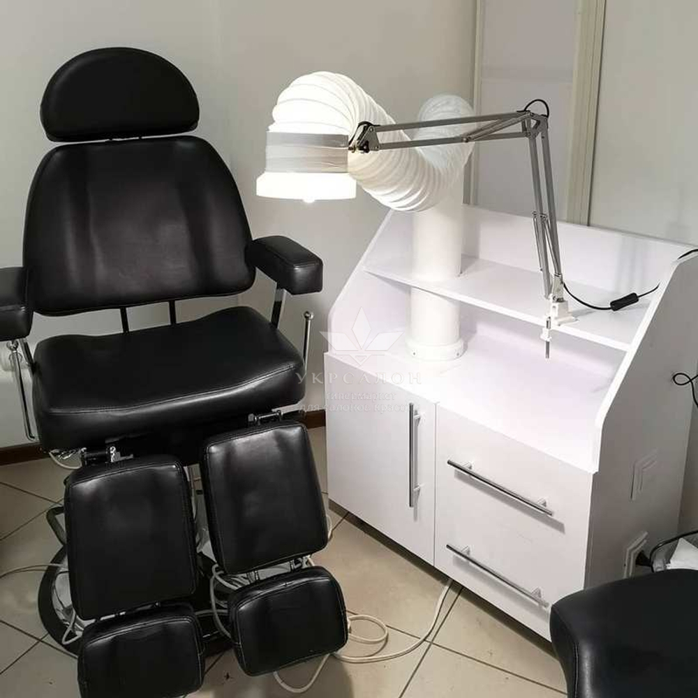 Профессиональная вытяжка для педикюра Universal