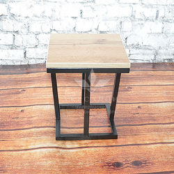 Столик для клієнтів 047