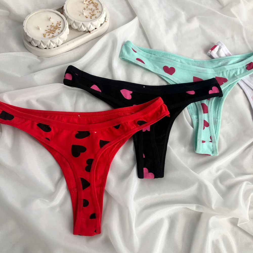 Стрінги з сердечками