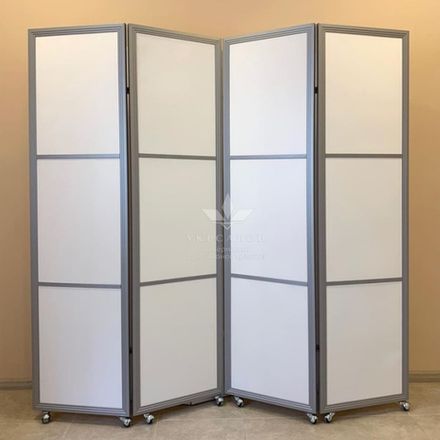 Ширма з сріблястою рамкою