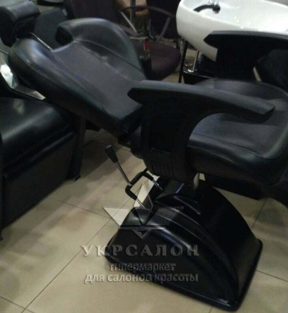 Перукарське крісло Barber ZD-311