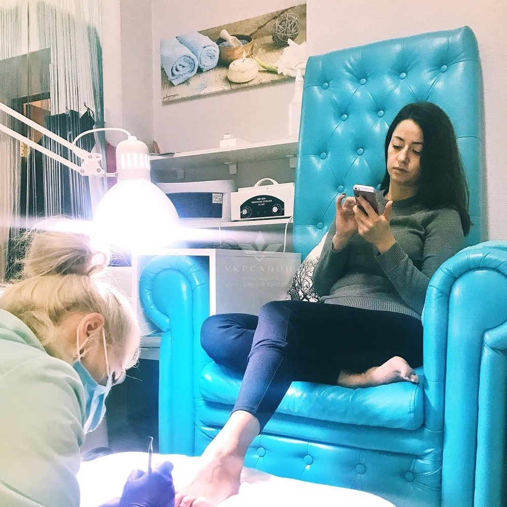 Педикюрное крісло трон queen