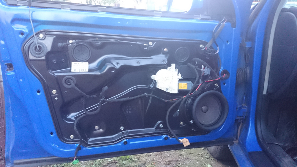 Komplet Zvučnika za Volkswagen Golf 4
