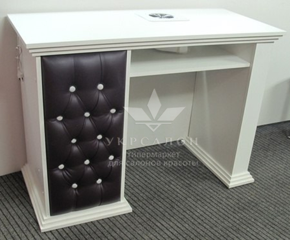 Манікюрний стіл Queen