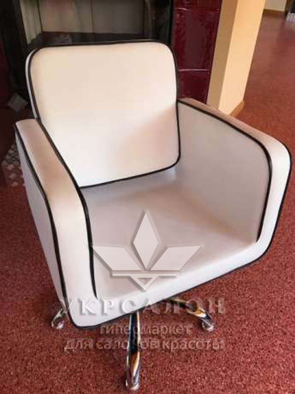Крісло клієнта JUSTINE