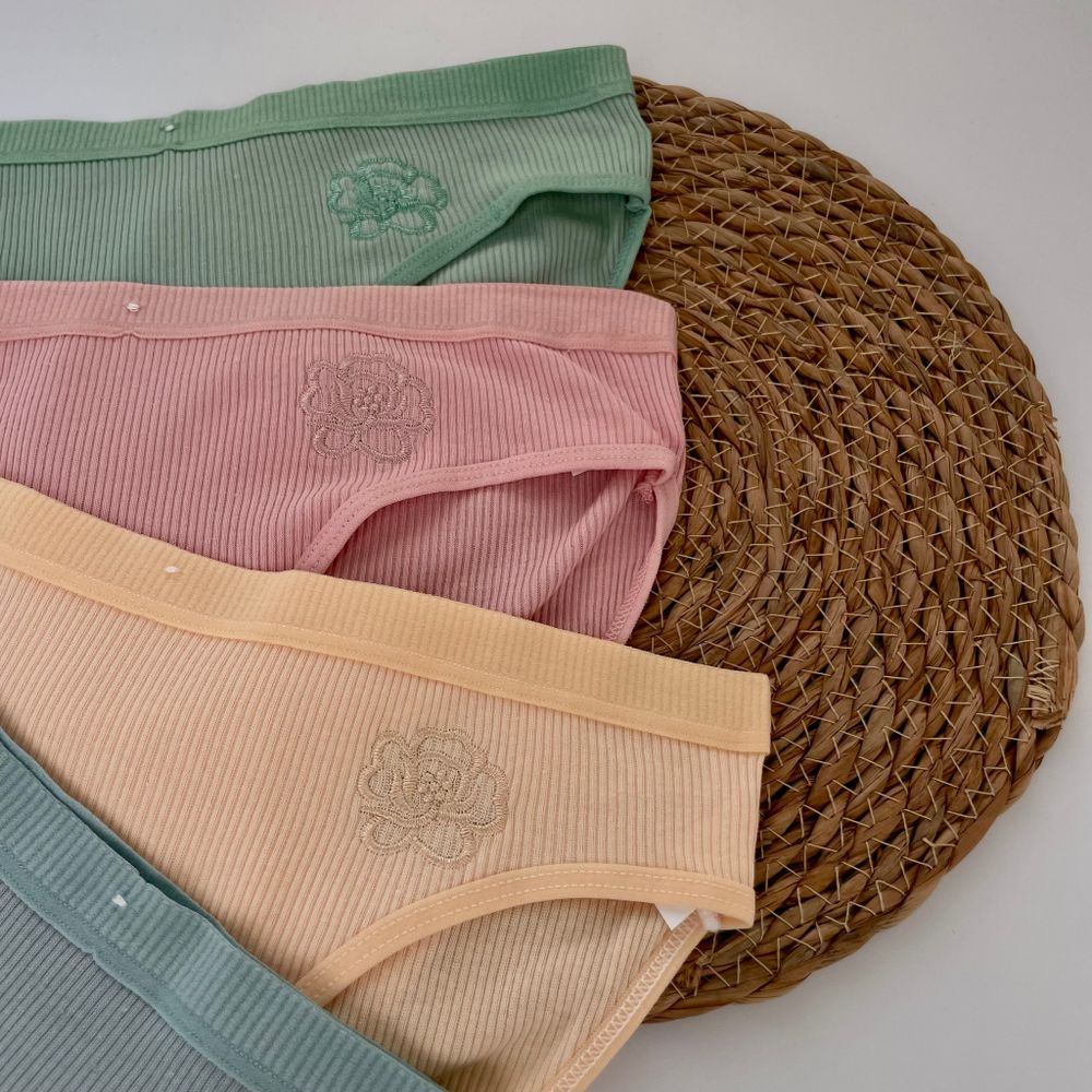 Сліпи з нашивкою квітка