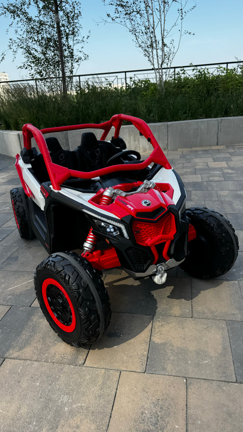 Дитячий двомісний електромобіль баггі "WeKids Cars"
