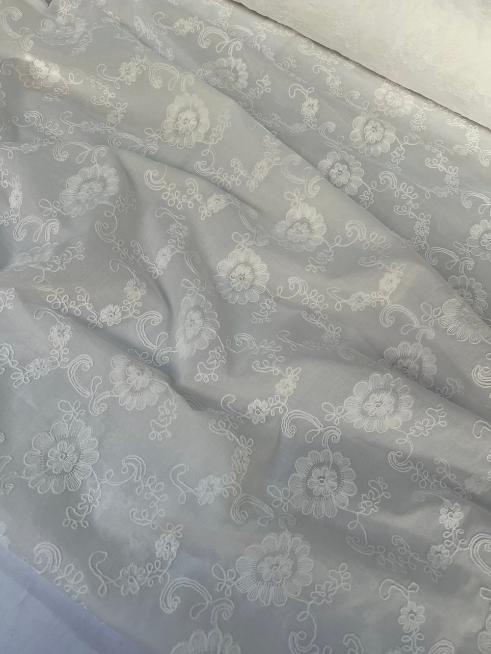 Батист вишивка