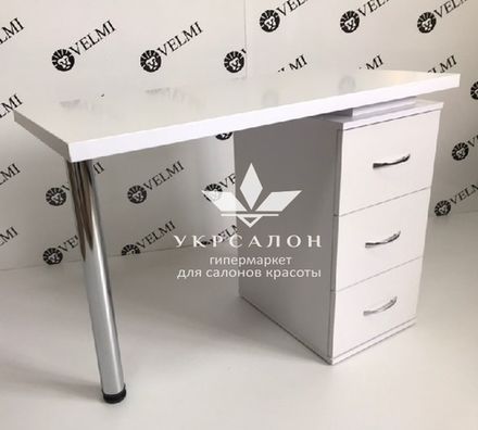 Манікюрний стіл Elle