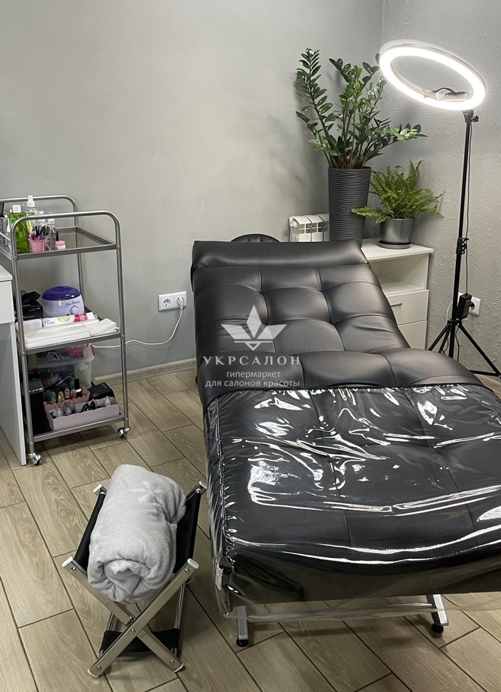 Косметологическая тележка Tertio Silver