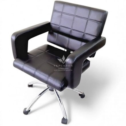 Перукарське крісло Berta