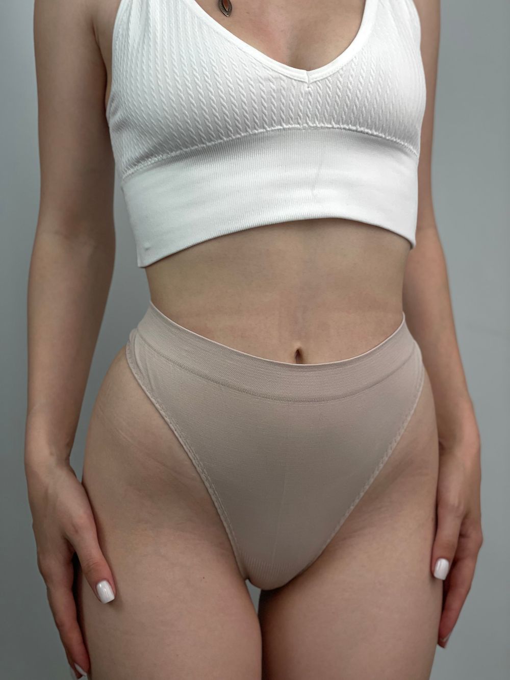 Базові високі стрінги